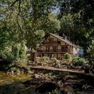 Logis De Pont Calleck Hotel